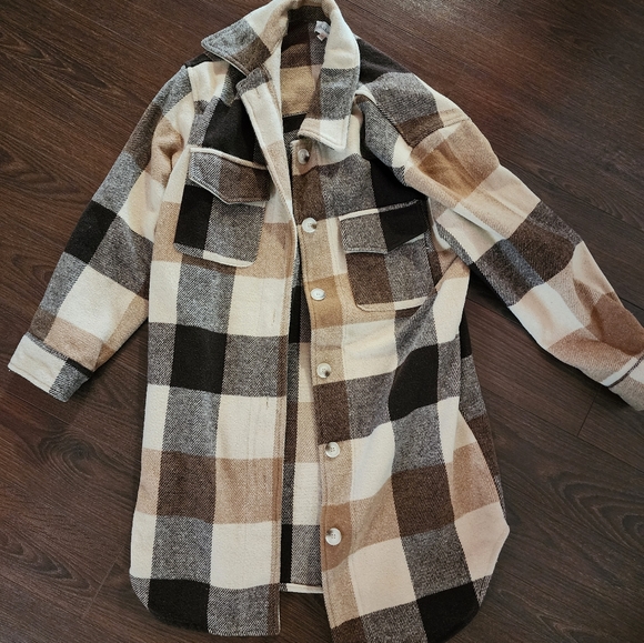 Brown plaid shacket - Picture 2 of 3
